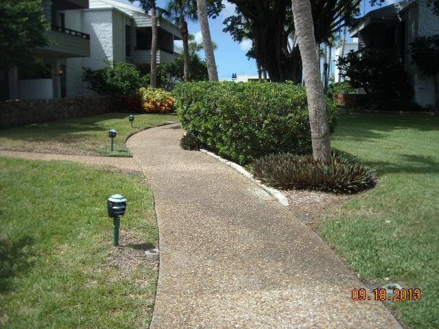 Building Photo - 1BR/1BA Newly Renovated Canal front Condo on Venice Island