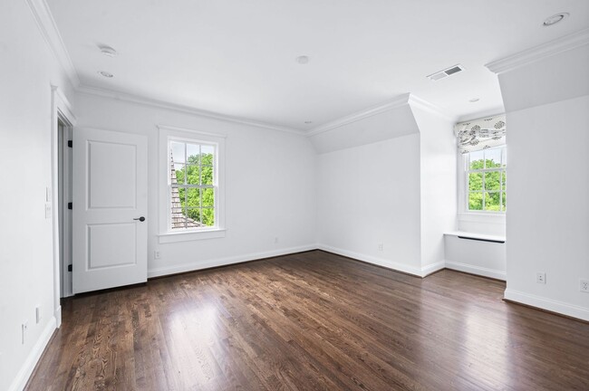 Building Photo - A timeless Cape Cod-style estate!