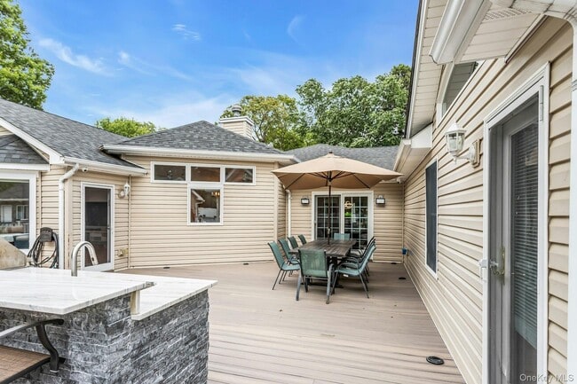 Building Photo - 21 Buttonwood Dr