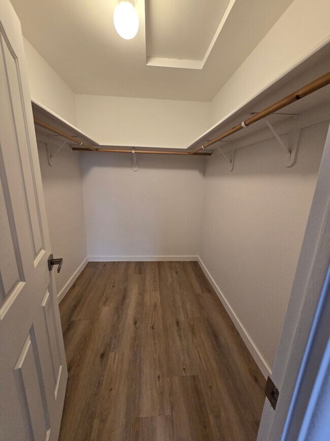 Building Photo - 340FOD