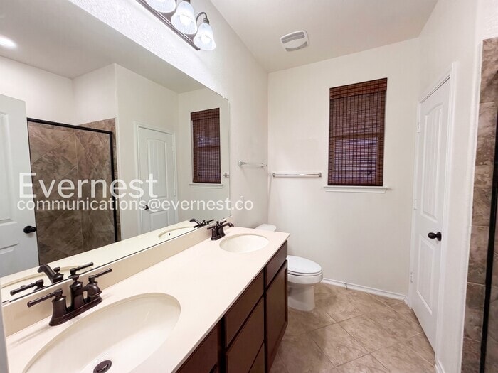 Building Photo - 1705 Garamond Ln