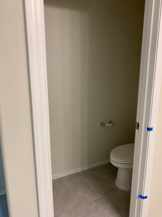 Master Toilet - 1025 W Falls Canyon Dr