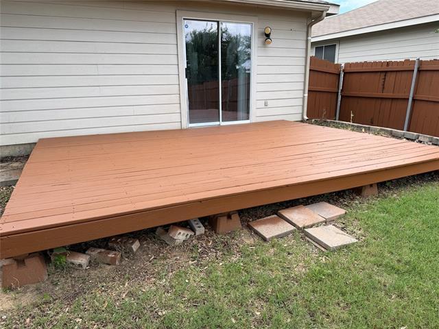 Building Photo - 817 Live Oak Dr
