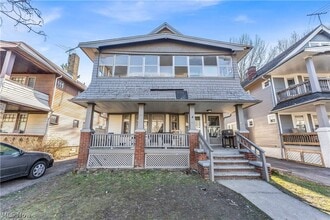 Building Photo - 913 Helmsdale Rd