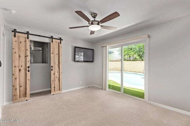 Building Photo - 3710 E Altadena Ave