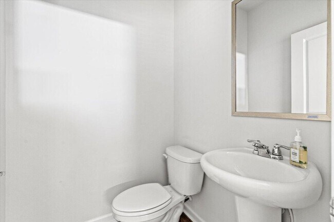 Building Photo - 5144 Captain Dr