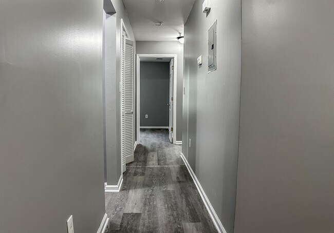 Building Photo - 280 Jelliff Ave
