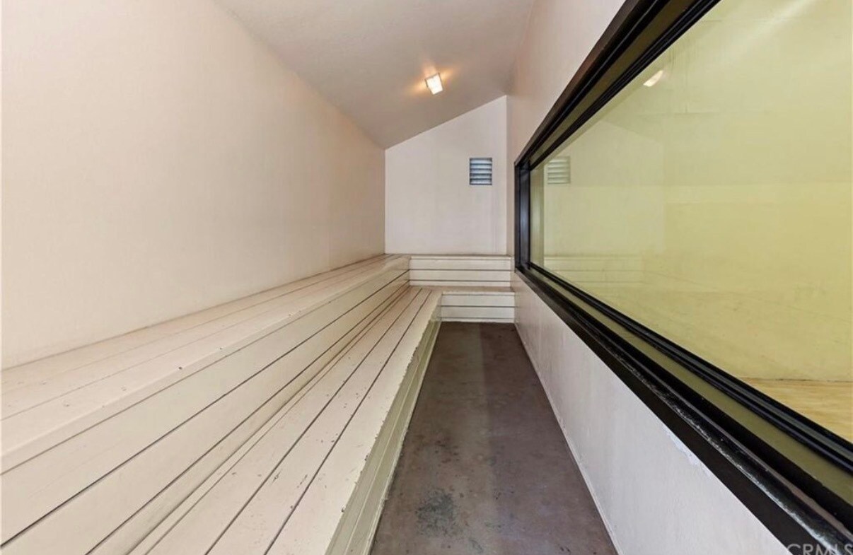 Building Photo - 5145 Tortuga Dr