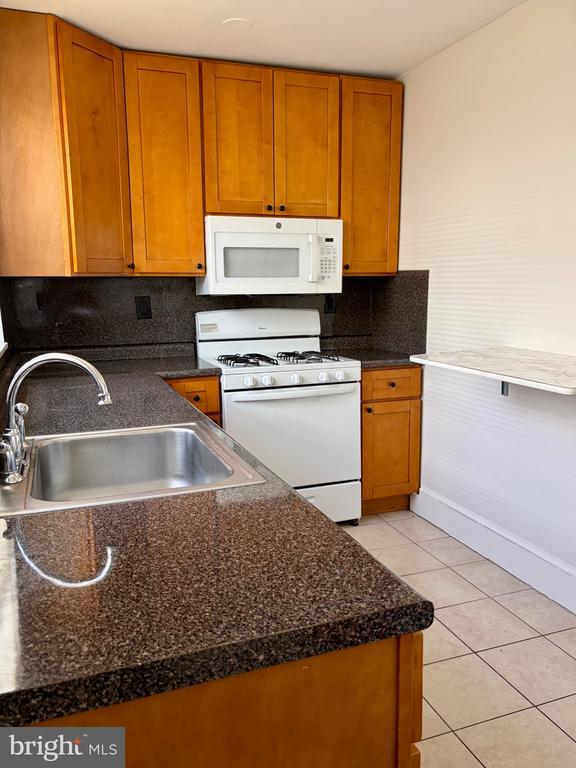 Building Photo - 355 Mercy St