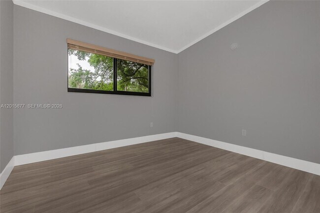 Building Photo - 12725 SW 80th Ave