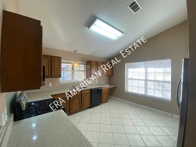 Building Photo - 4032 Leesway Cir