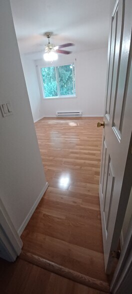 Bedroom - 29640 SW Volley St