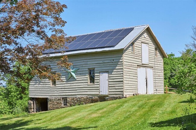 Building Photo - 108 Wey Rd