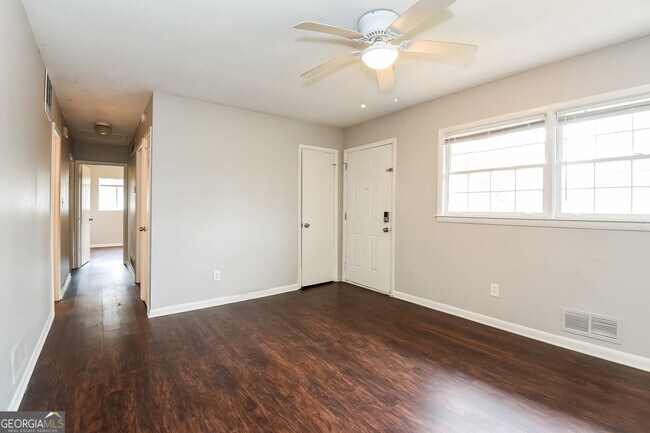 Building Photo - 251 Essex Dr