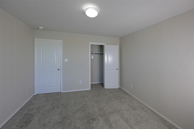 Building Photo - 5542 Redwood Summit Ln