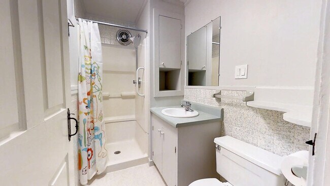 Building Photo - 7 Warren St