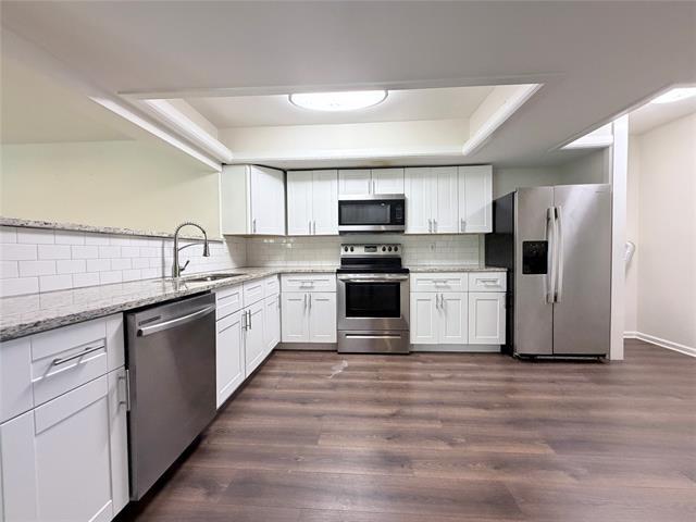 Building Photo - 706 Jamestown Dr
