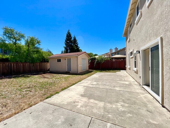 Building Photo - Spacious Four Bedroom Napa Home