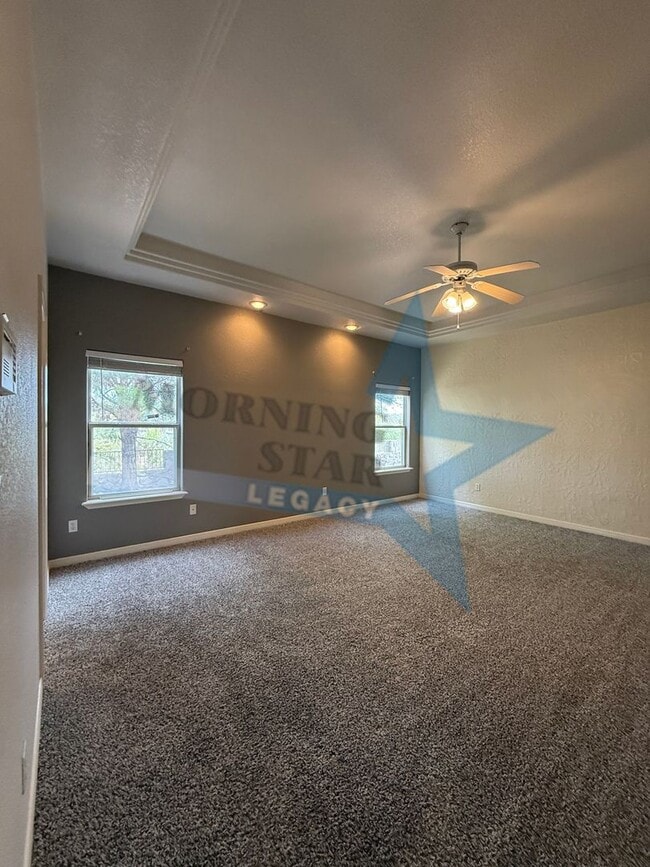 Building Photo - Spacious 3-Bedroom Home Off Roadrunner!