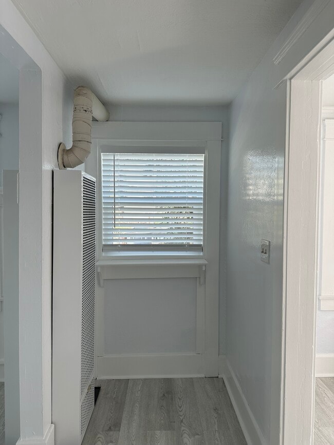 Alcove - 1602 Linwood St