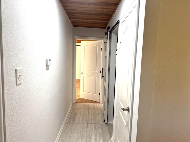 Building Photo - 608 Sesame Ln