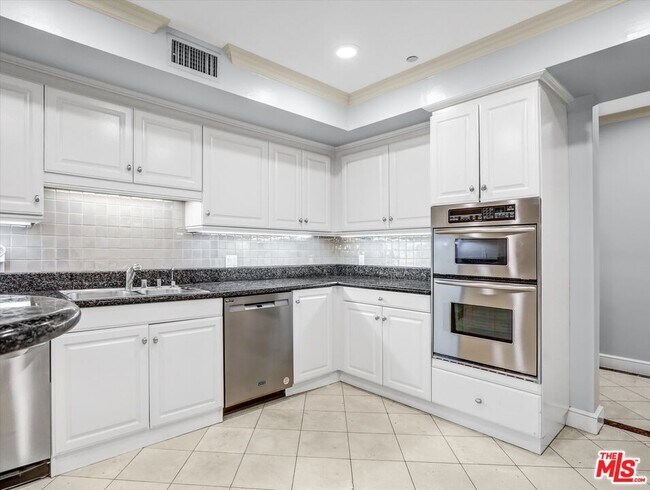 Building Photo - 277 S Spalding Dr