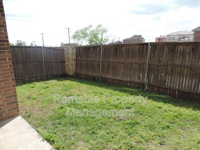 Building Photo - 1835 Leann Ln