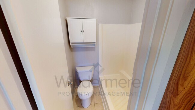 Building Photo - 333 Grove St