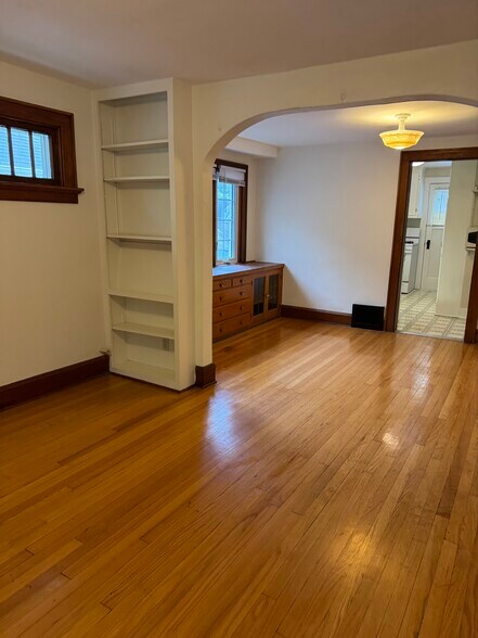 Building Photo - 1257 Elm Lawn St