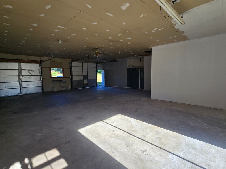 Building Photo - 8920 W 30 Rd