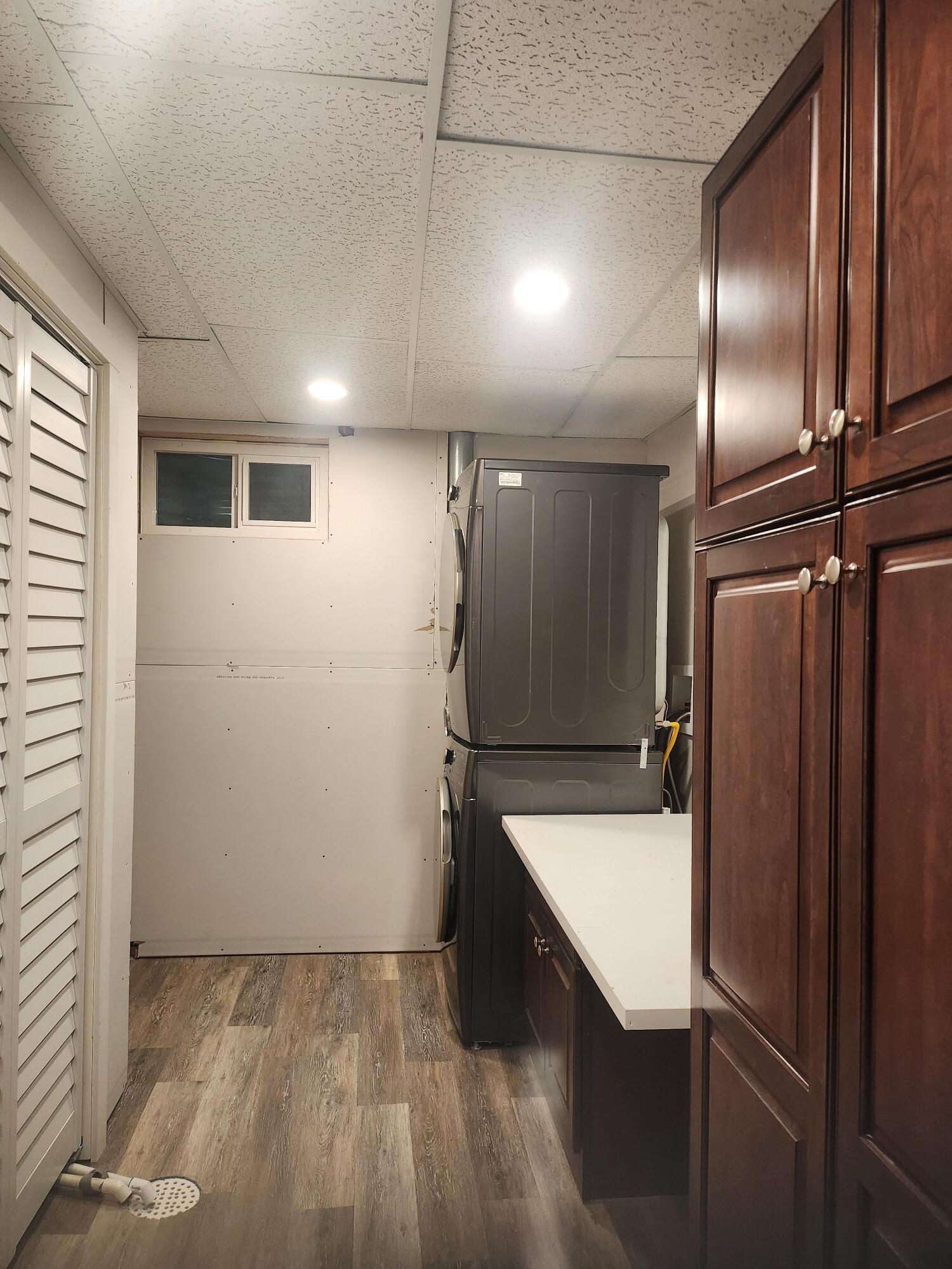 Building Photo - 1761 E 105th Pl