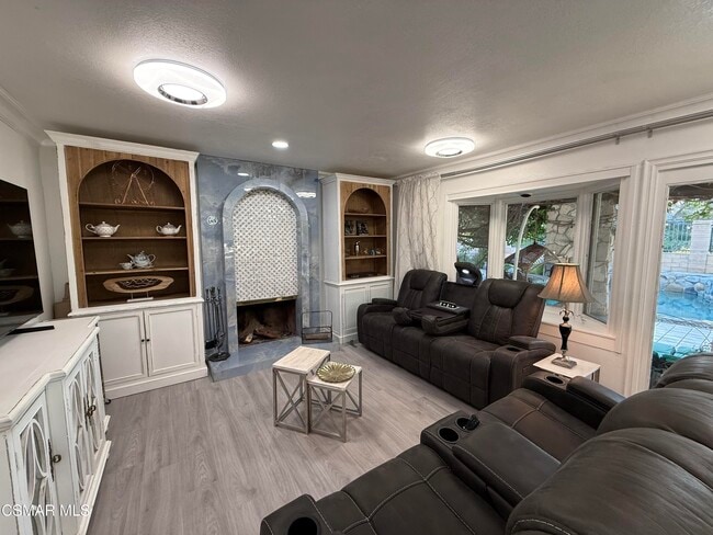 Building Photo - 379 S Greenway Ave