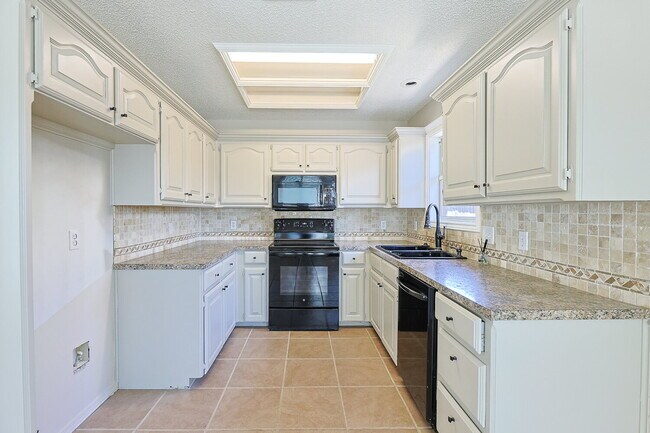 Building Photo - Welcome home to this beautifully updated 3-bedroom, 2-bath home nestled on a quiet cul-de-sac in ...