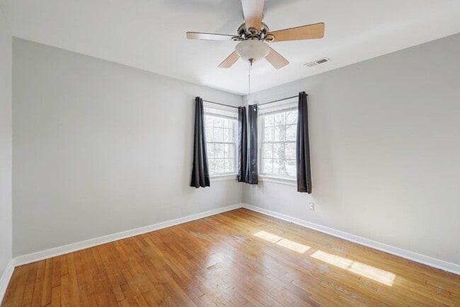 Building Photo - Beautiful Home Near Pony Pasture!