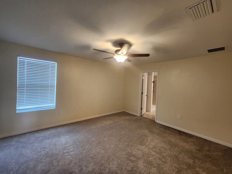 Building Photo - Beautiful New Construction Spacious Home in Savannah Lakes Community