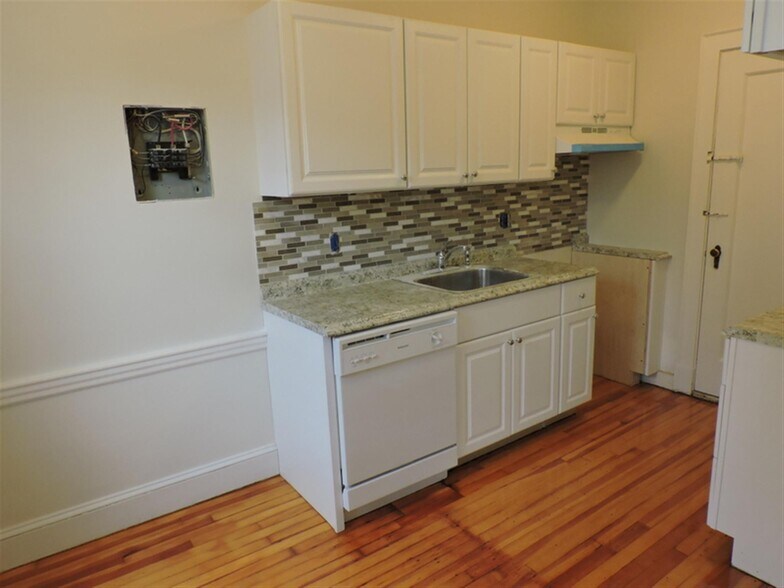 Building Photo - 361 Harvard St