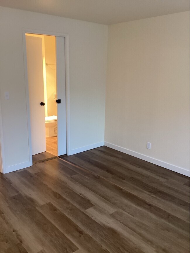 Building Photo - 326 SW 12th St