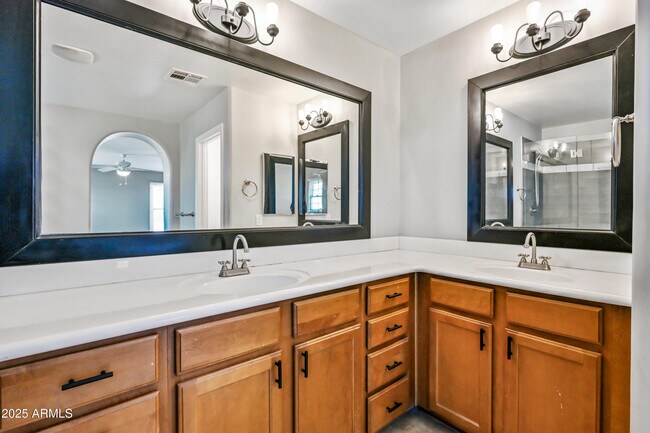 Building Photo - 839 S Adam Wy