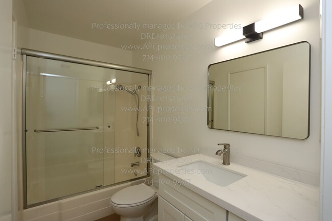 Building Photo - Newly Remodeled 3 Bedroom / 1.5 bathroom h...