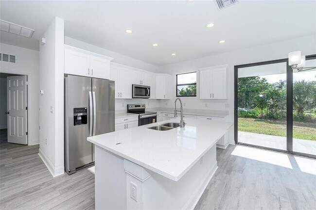 Building Photo - 3304 Glencove St
