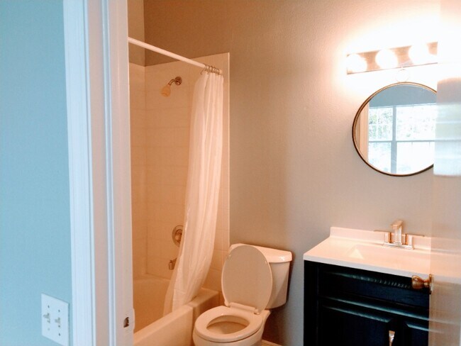 Building Photo - 211 Countryside Key Blvd