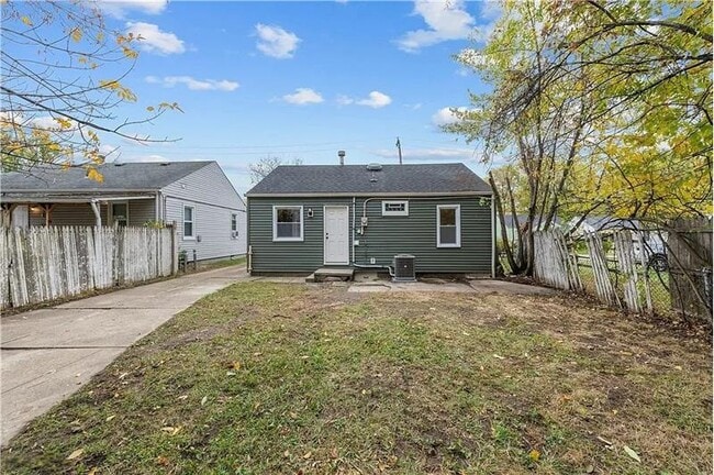 Building Photo - 13410 Wainfleet Ave