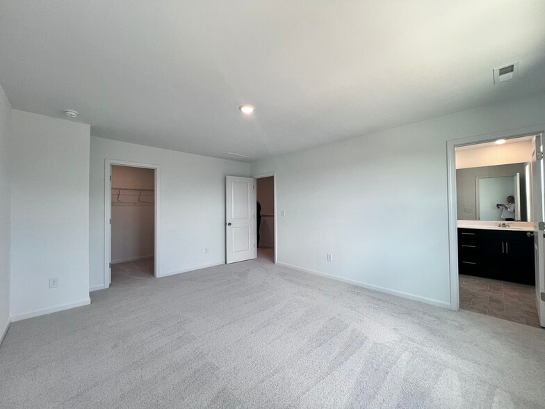 Building Photo - 1421 Jay Rd