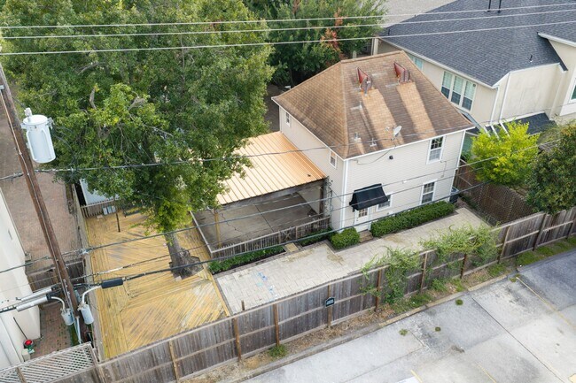 Building Photo - 2209 Nantucket Dr