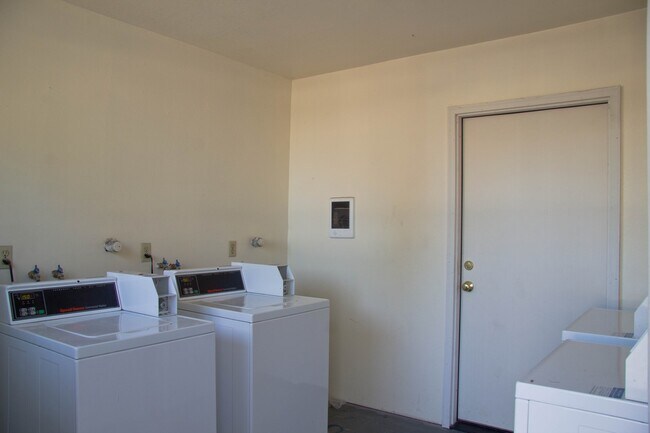 Interior Photo - Stoneridge Duplexs