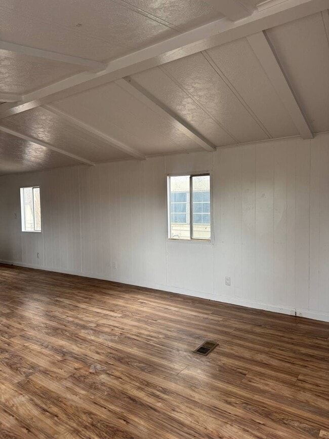 Building Photo - SALINA RENTALS - TRLR #6