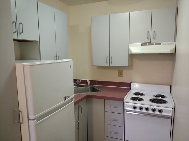 Building Photo - 3025 Commercial Ave