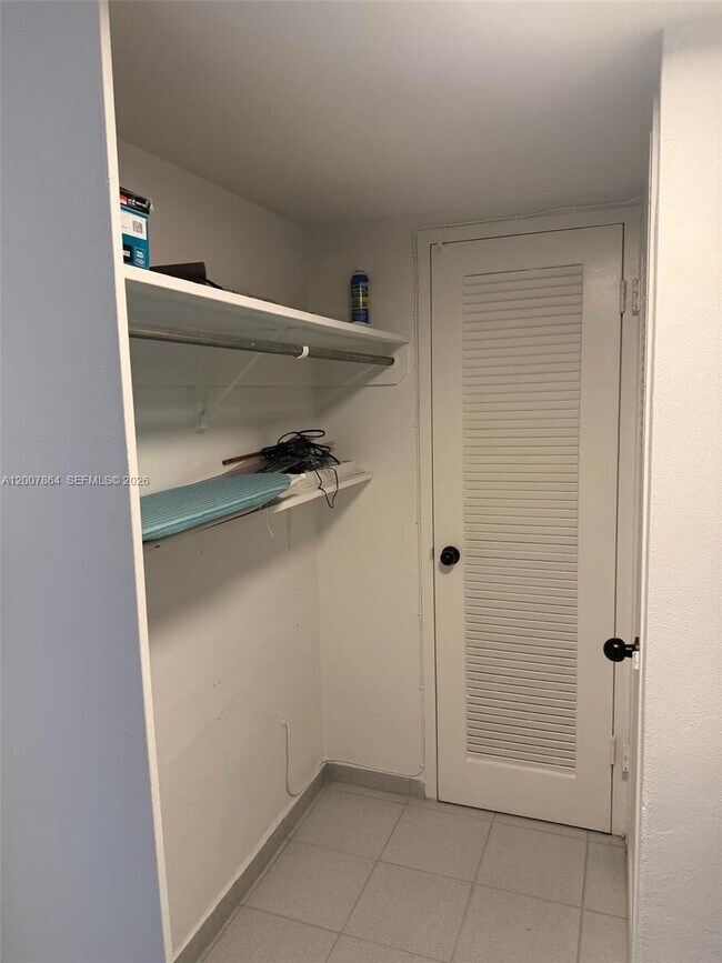 Building Photo - 9225 Collins Ave