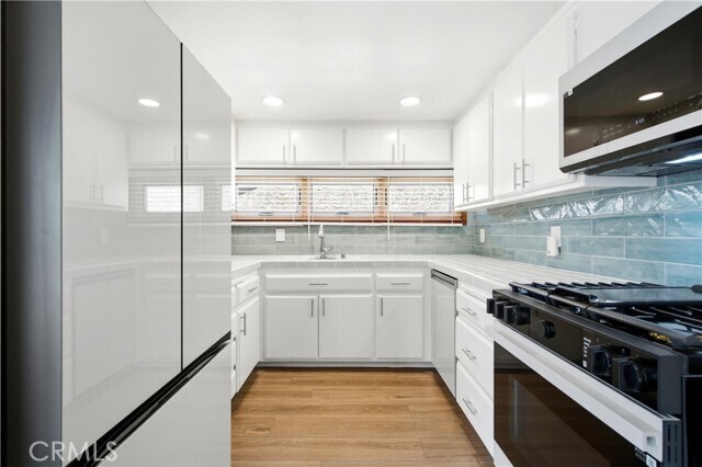Building Photo - 2744 E 20th St