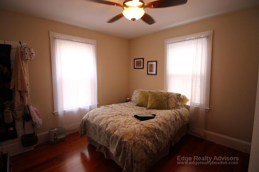 Building Photo - 66 Montcalm Ave